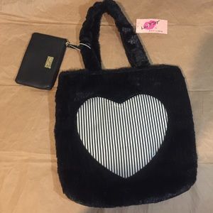 Luv Betsey By Betsey Johnson Heart bag LBALEX